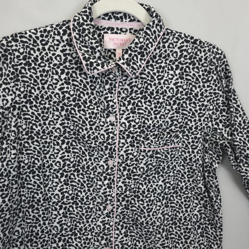 Victoria's Secret‎ Pajama Set White Leopard Print Women XS Button Up Top Pants